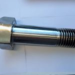 шестигранний болт